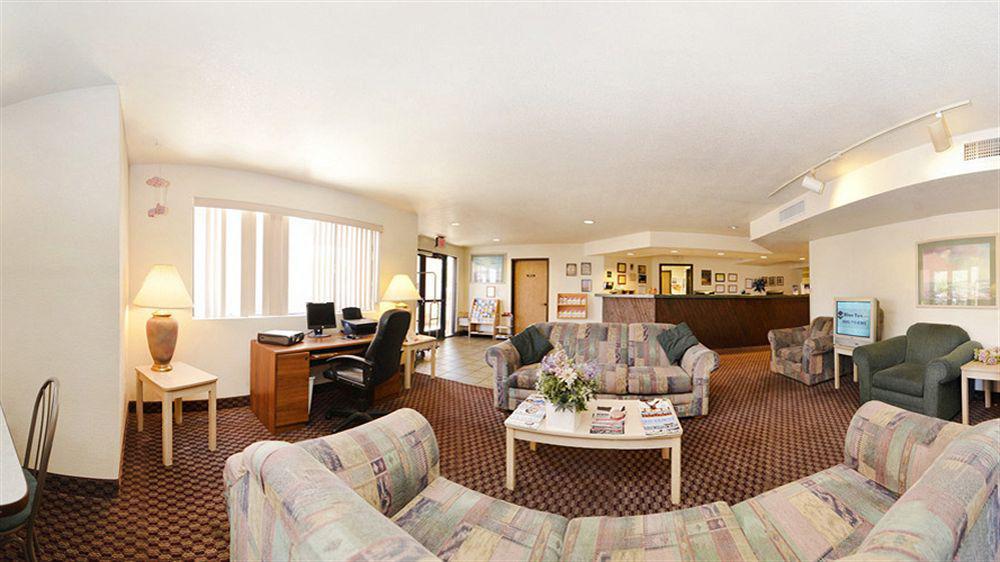 Super 8 By Wyndham Yuma Hotell Exteriör bild